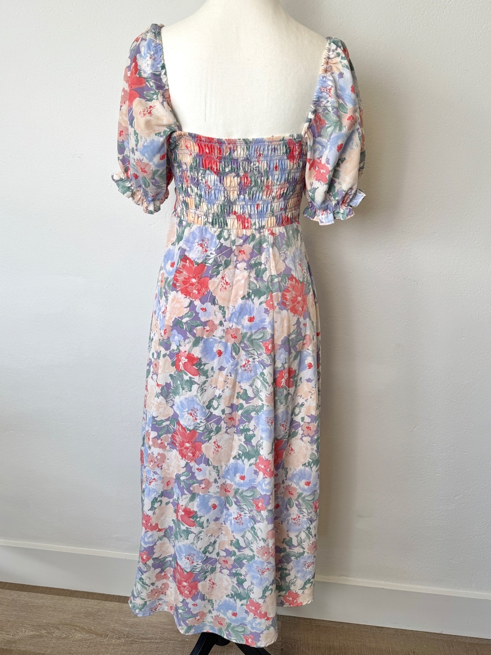 ASTR The Label Size Small Floral Smocked Puff Sleeve Midi Dress - Picture 9 of 12